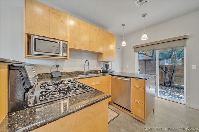 Foto del edificio - 1414 S Quincy Ave