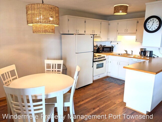Building Photo - 2 br, 1 bath House - 2137 Washington Stree...