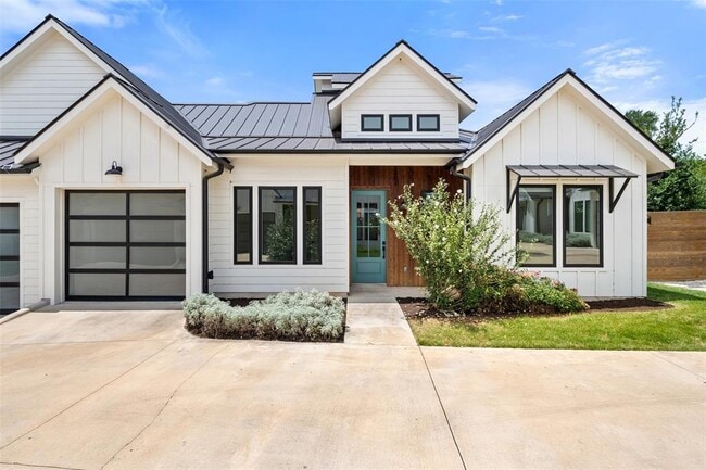 Building Photo - 4020 Valley View Rd