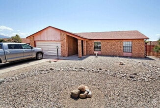 Building Photo - 4542 Pyrite Ct NE