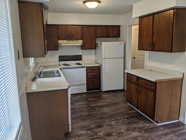 Foto del edificio - 809 Radcliffe Cir