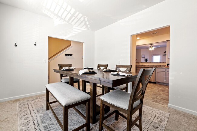 Foto del edificio - Welcome Home to Comfort, Space & Convenience in Decatur!