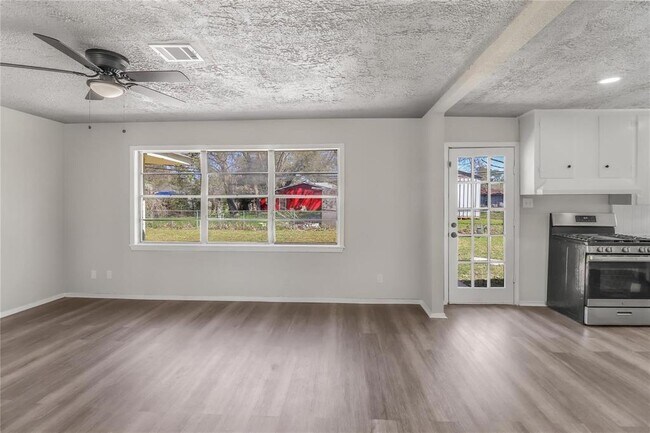 Foto del edificio - 7418 Wiley Rd