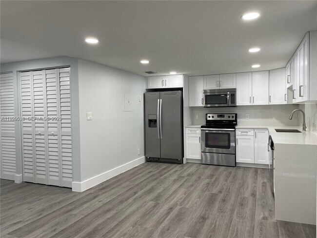 Foto del edificio - 4725 SW 62nd Ave