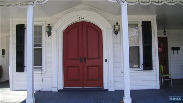 Building Photo - 241 Pascack Rd