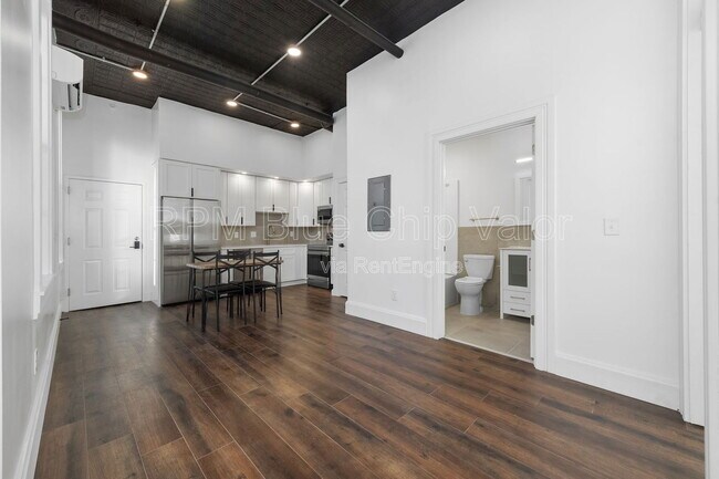 Foto del edificio - 2151 Colerain Ave