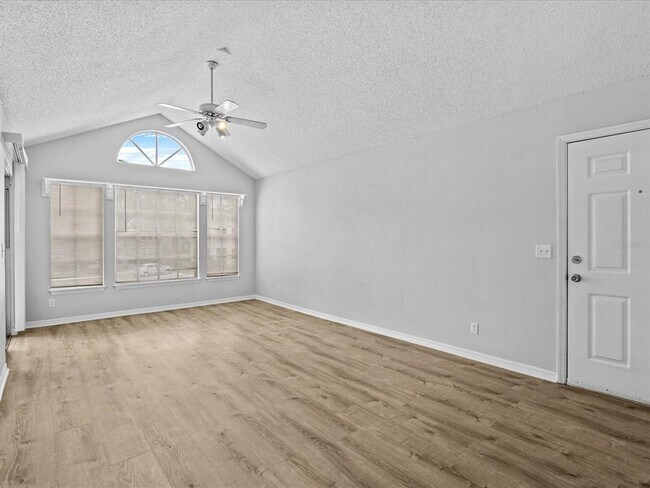 Foto del edificio - 1073 S Hiawassee Rd