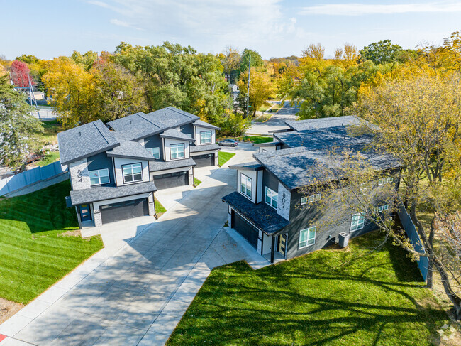 Building Photo - Delaware Townhomes