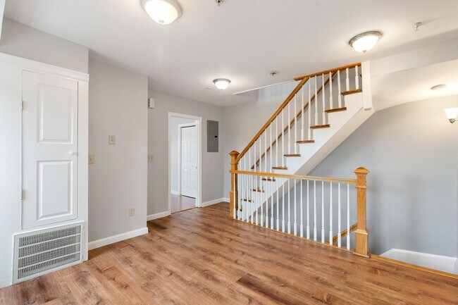 Foto del edificio - 150 Brook Rd