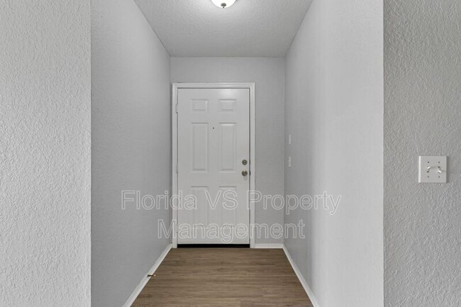 Foto del edificio - 13929 Fairway Island Dr