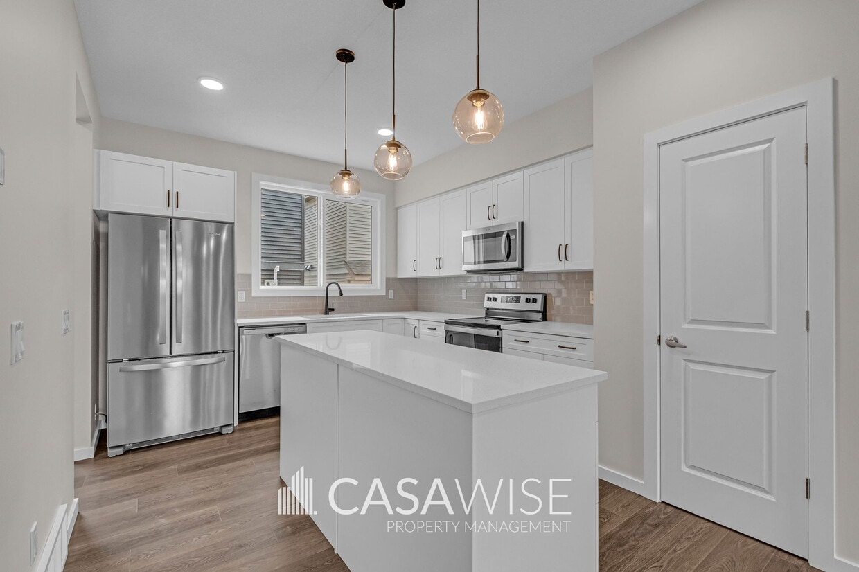 Primary Photo - 20935-20925 25 Ave NW