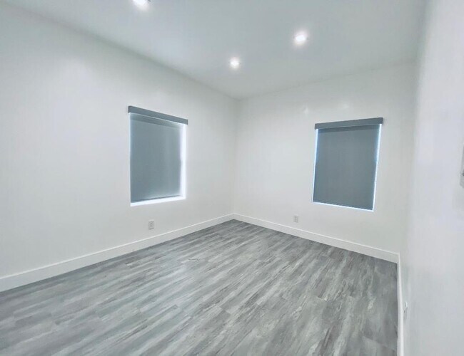 Foto del edificio - 627 Brittania St