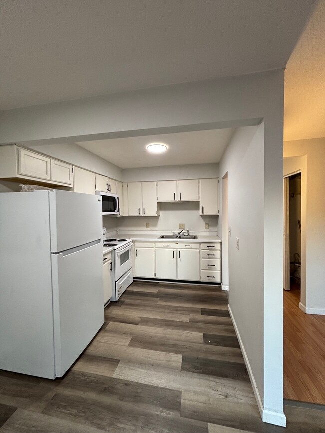 Photo - 2709 Center St Apartment