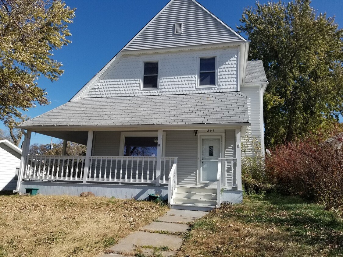 209 N 1st St, Newman Grove, NE 68758 House Rental in Newman Grove, NE