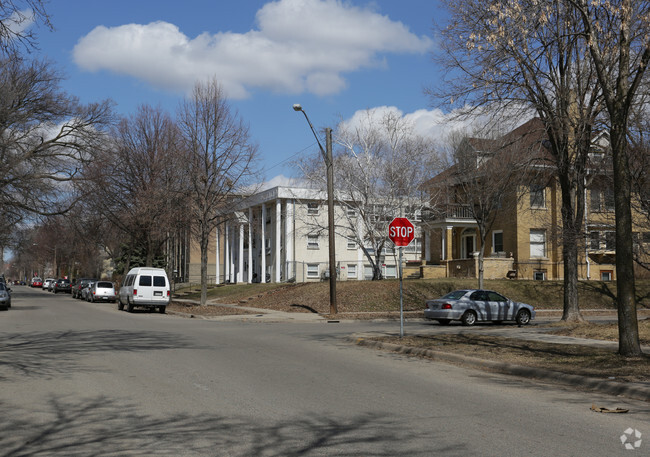 Building Photo - Pillsbury Apartments