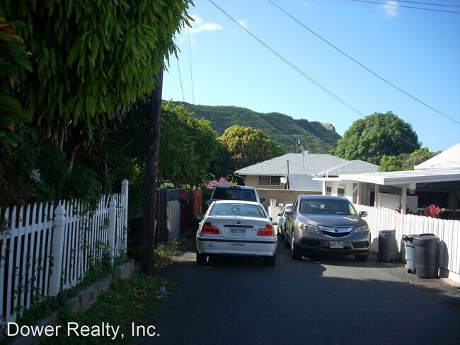 Building Photo - 3 br, 2 bath House - 533 Malie Place
