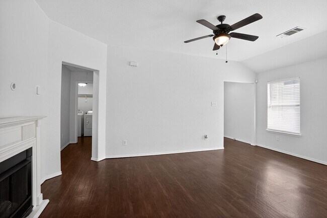 Building Photo - 1942 Courtside Dr