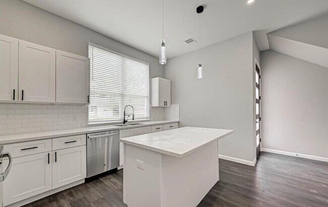 Foto del edificio - 7035 Goforth St