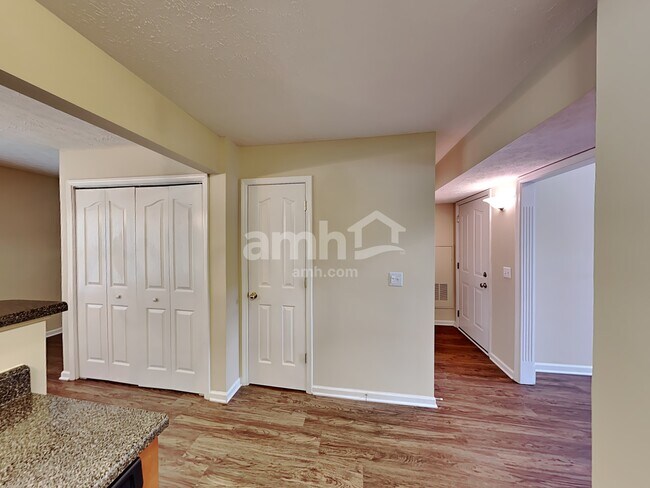 Foto del edificio - 5072 Morgan Taylor Dr