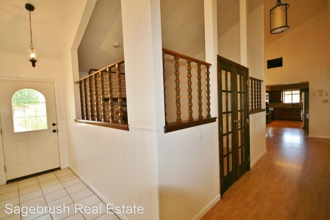 Building Photo - 3 br, 3 bath House - 121 Remuda Drive