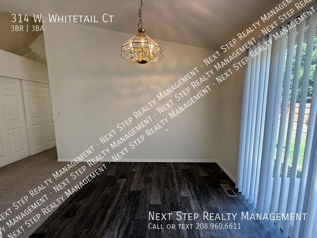 Building Photo - 314 W Whitetail Ct