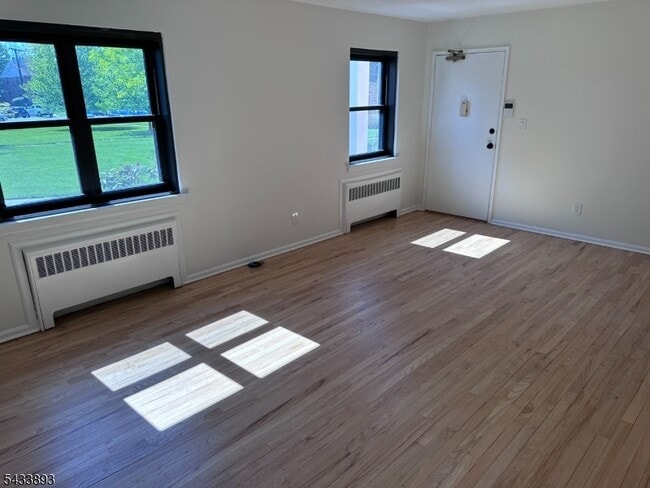 Building Photo - 57 Sandra Cir