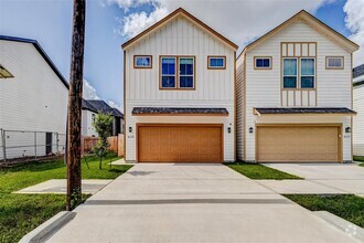 Building Photo - 2115 Esther Dr
