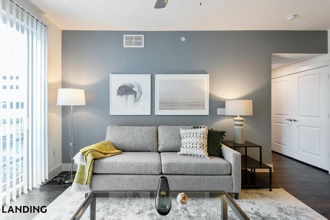 Foto del edificio - 9835 Fredericksburg Rd