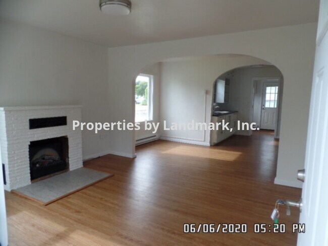 Building Photo - 40 Streit Rd