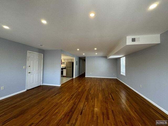 Foto del edificio - 40 11th Ave W