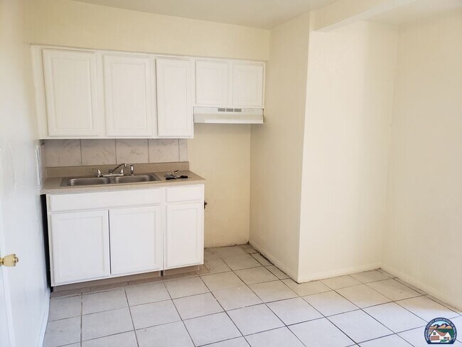 Foto del edificio - 271 W 3rd St