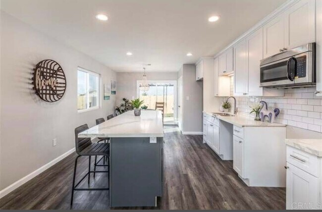 Foto del edificio - 3 bedrooms remodeled single level home in ...
