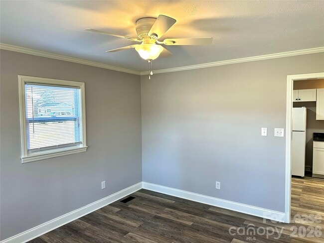 Foto del edificio - 2121 Charlotte Hwy