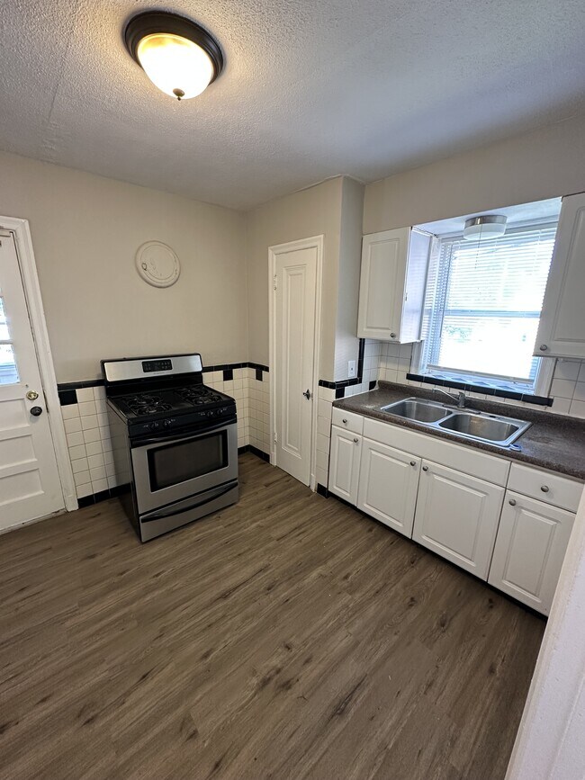 Foto del edificio - 2142 Fairhaven Dr