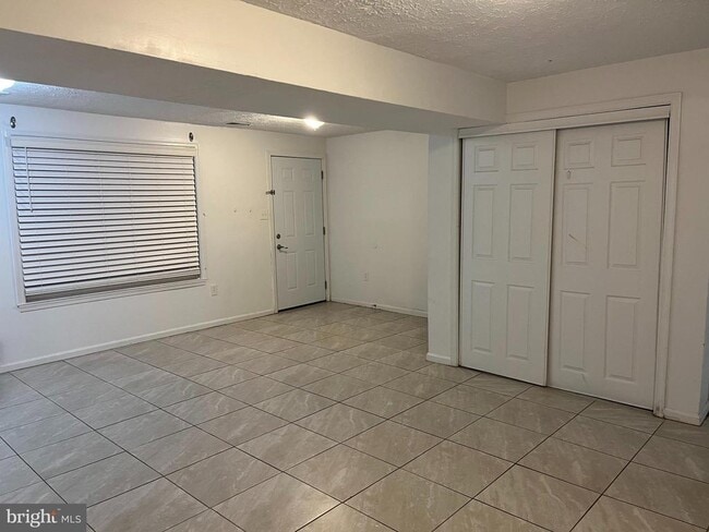 Foto del edificio - 14684 Cloverdale Rd