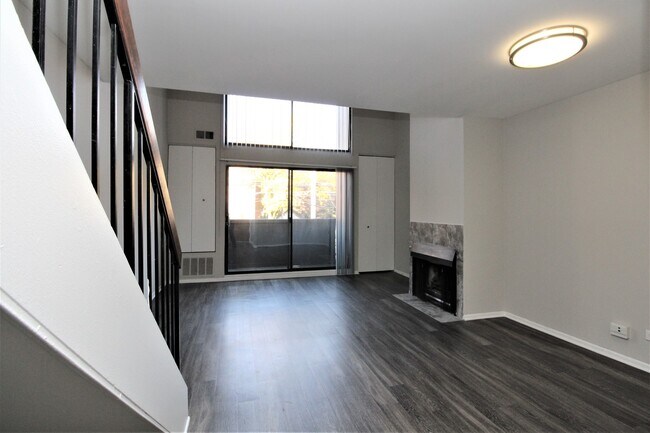 Building Photo - 1802 N Halsted St