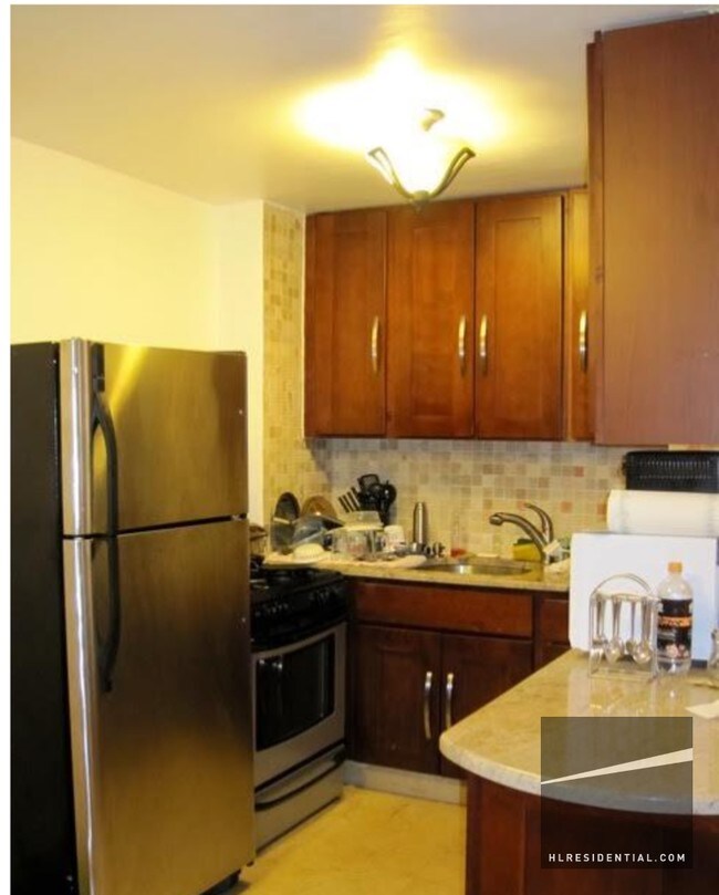 Foto del edificio - 3731 73rd St