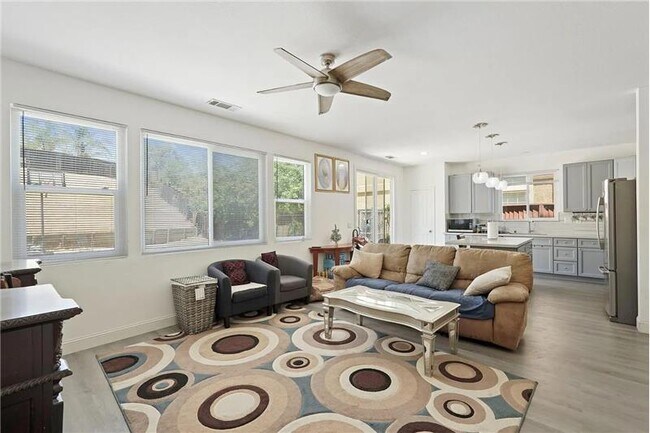 Foto del edificio - 5447 Benttree Way