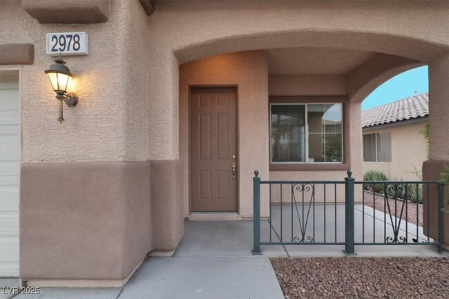 Building Photo - 2978 Jacaranda Dr