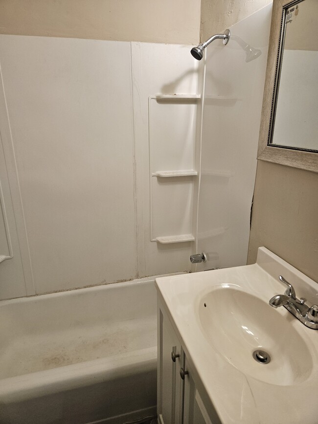 Bathroom - 2113 Tyler St