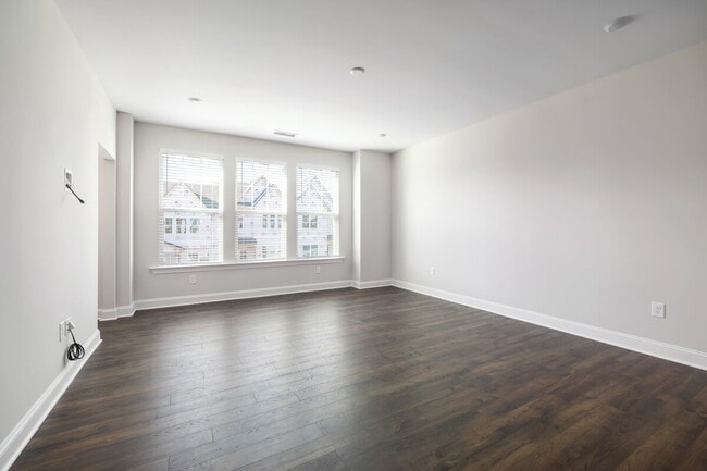 Photo - Available 08/15! Spacious Townhome in Prime Andrew Chapel Community