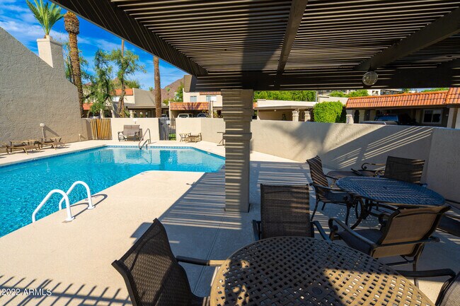 Foto del edificio - 4939 N 43rd St