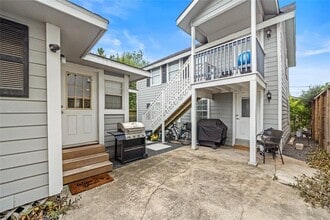 Building Photo - 813-812 Alexander St