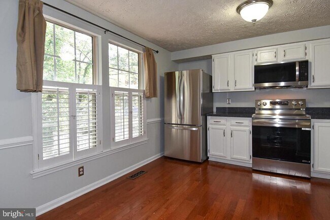 Foto del edificio - 1545 Woodcrest Dr
