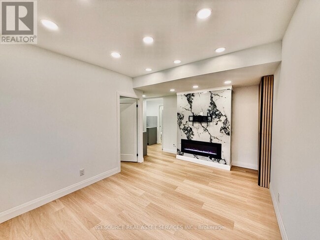 Building Photo - 3186 Hines Dr