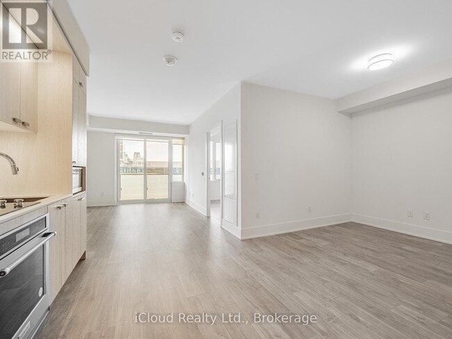 Building Photo - 480 Front St W