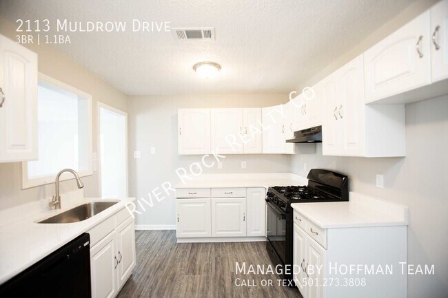 Foto del edificio - 2113 Muldrow Dr