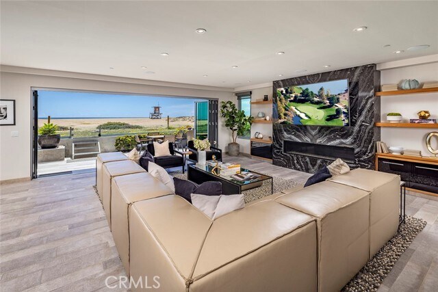 Foto del edificio - 2152 E Oceanfront