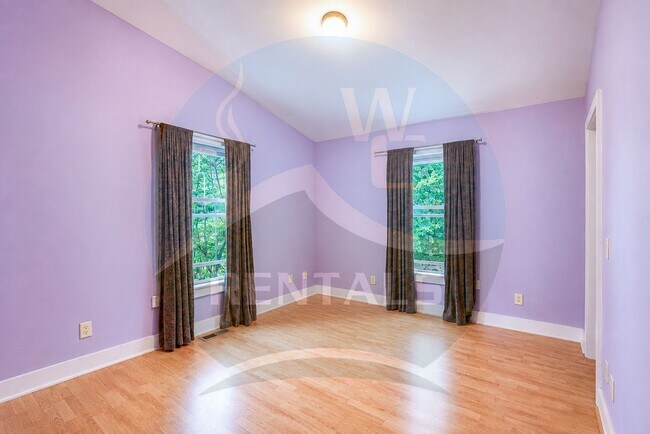 Building Photo - 104 Loveland Vis
