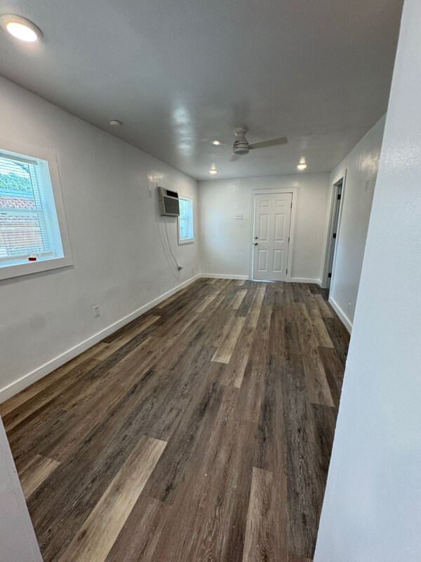 Building Photo - 331 Madero St